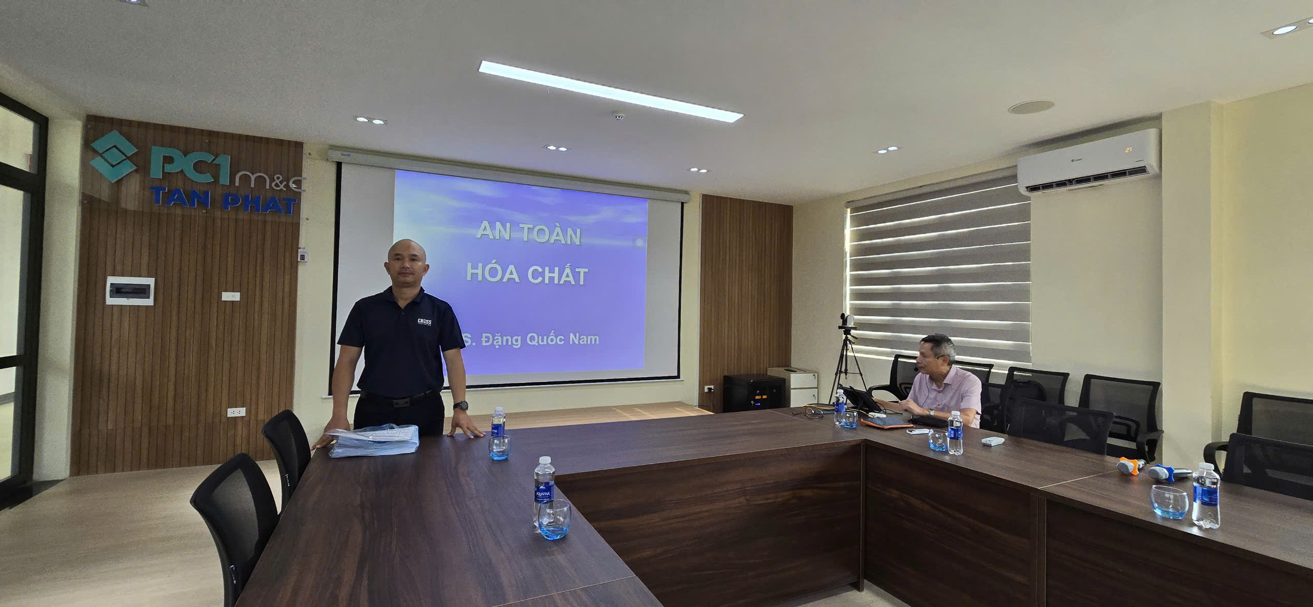 HUẤN LUYỆN AT, VSLĐ TẠI CÔNG TY CỔ PHẦN KHOÁNG SẢN TẤN PHÁT