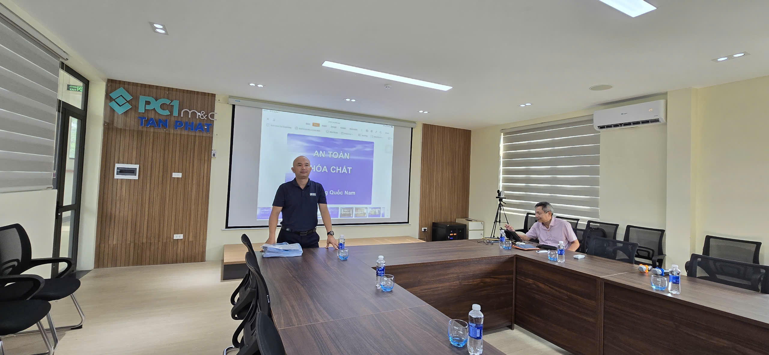 HUẤN LUYỆN AT, VSLĐ TẠI CÔNG TY CỔ PHẦN KHOÁNG SẢN TẤN PHÁT