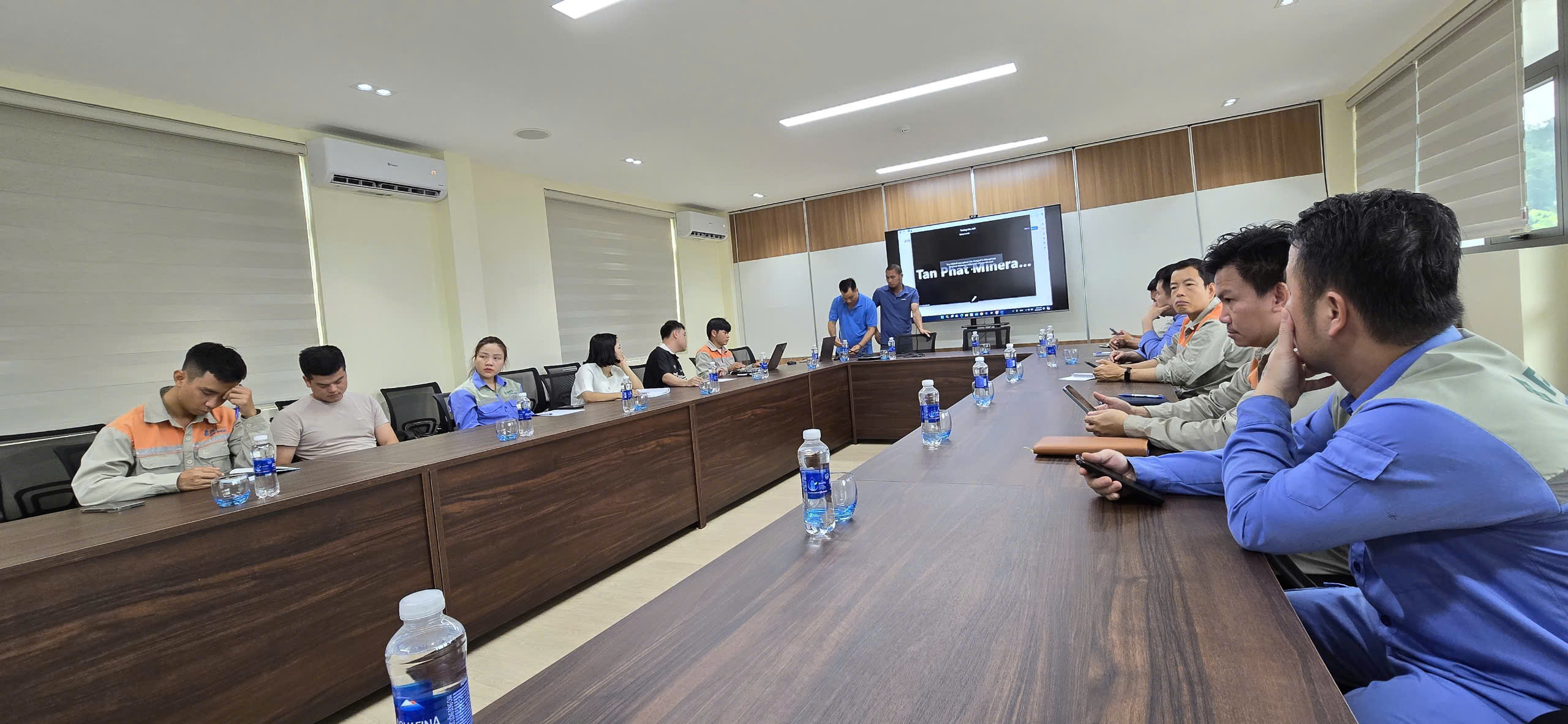 HUẤN LUYỆN AT, VSLĐ TẠI CÔNG TY CỔ PHẦN KHOÁNG SẢN TẤN PHÁT