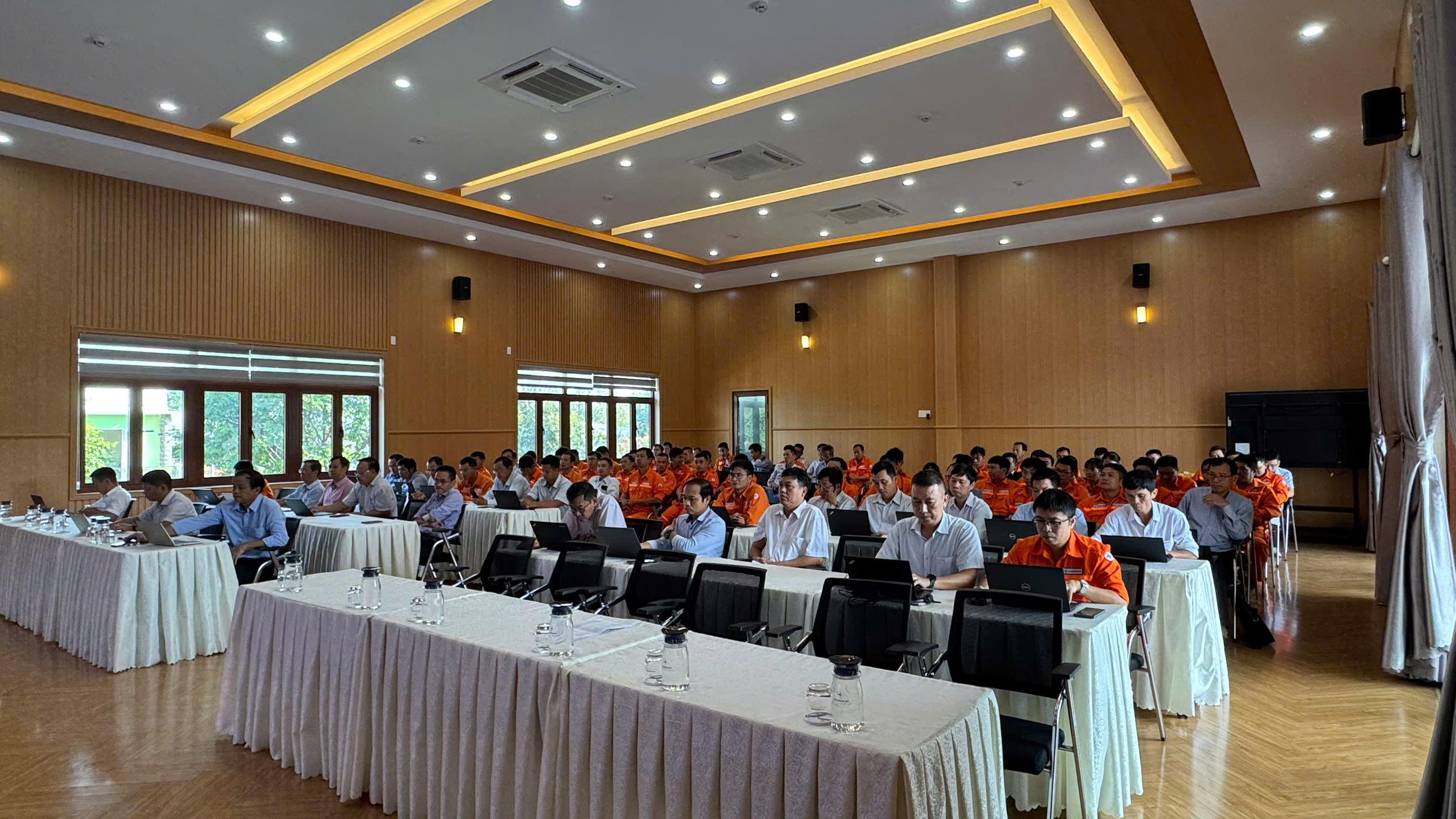 HUẤN LUYỆN AN TOÀN VỆ SINH LAO ĐỘNG TẠI CÔNG TY THỦY ĐIỆN BUÔN KUỐP