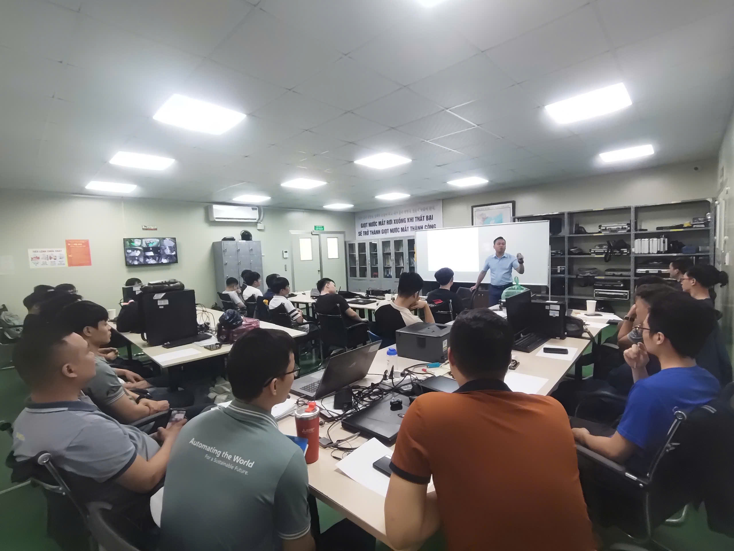 HUẤN LUYỆN AN TOÀN, VỆ SINH LAO ĐỘNG TẠI CÔNG TY TNHH KOVIFA VINA