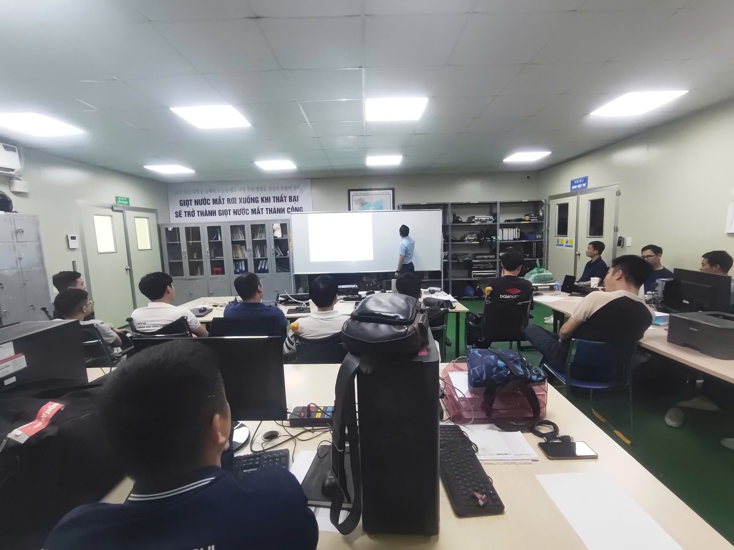 HUẤN LUYỆN AN TOÀN, VỆ SINH LAO ĐỘNG TẠI CÔNG TY TNHH KOVIFA VINA