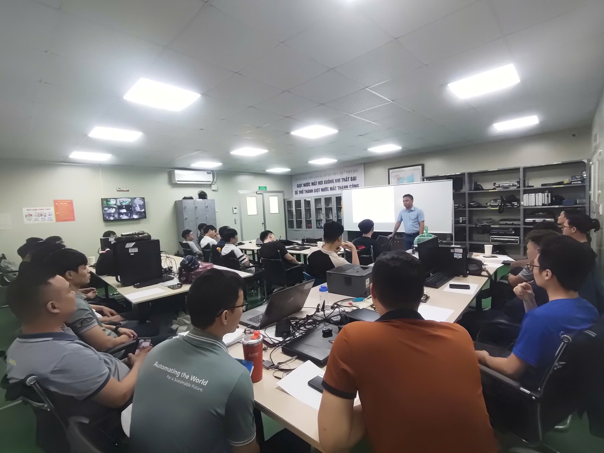 HUẤN LUYỆN AN TOÀN, VỆ SINH LAO ĐỘNG TẠI CÔNG TY TNHH KOVIFA VINA