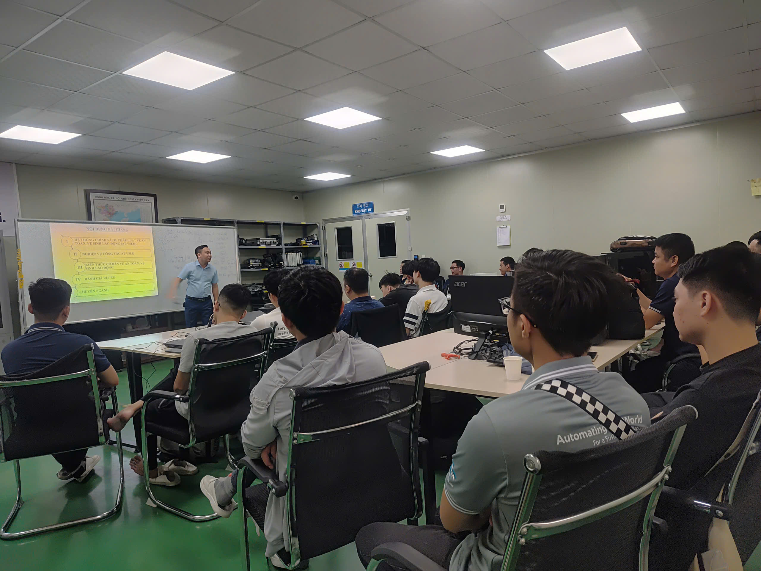 HUẤN LUYỆN AN TOÀN, VỆ SINH LAO ĐỘNG TẠI CÔNG TY TNHH KOVIFA VINA