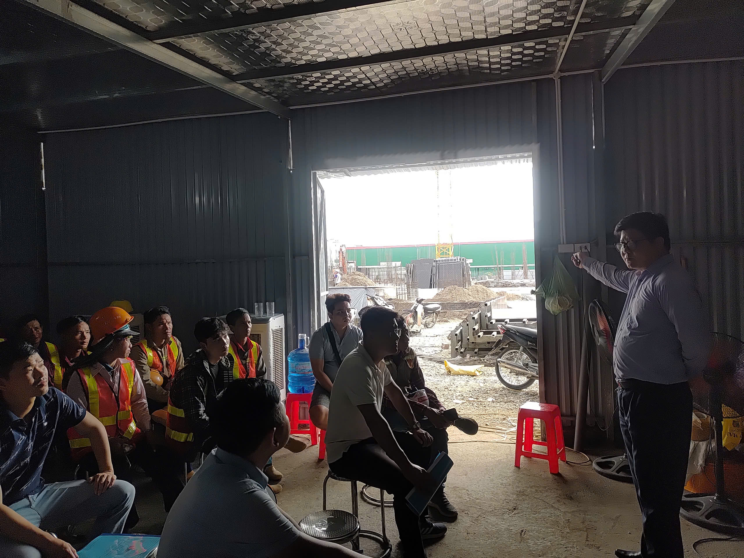 Huấn luyện an toàn, vệ sinh lao động tại Công ty TNHH Thương mại Sản xuất & Dịch vụ Hồng Hà