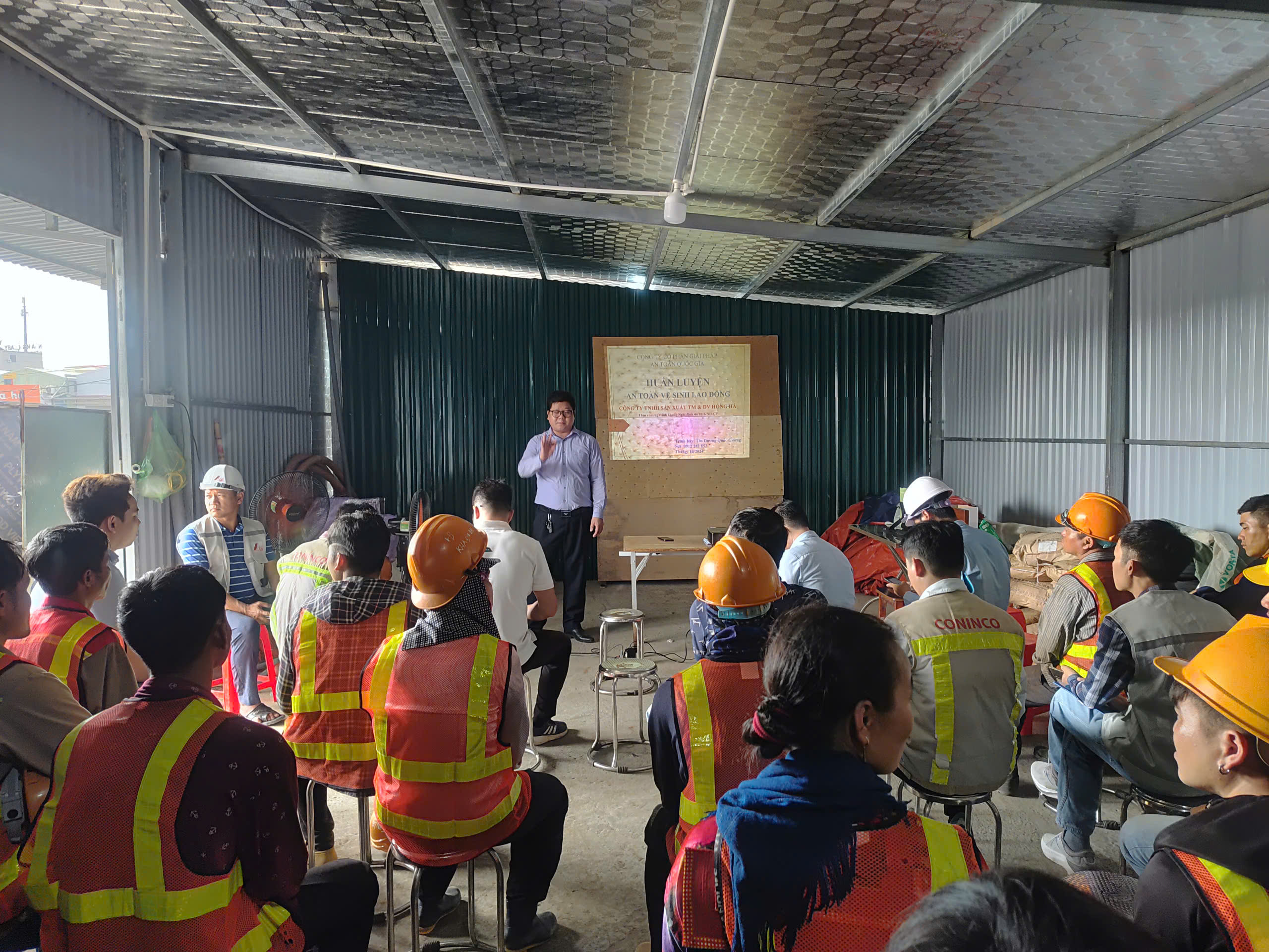 Huấn luyện an toàn, vệ sinh lao động tại Công ty TNHH Thương mại Sản xuất & Dịch vụ Hồng Hà
